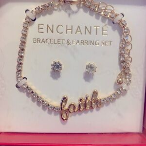 Enchante’ Gold Bracelet & Earrings set in gift box.